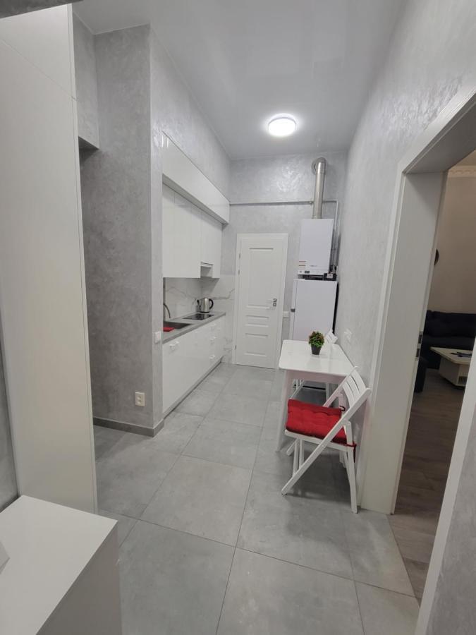 Warm & Cozy Apartment In The Heart Of Historical Lviv Buitenkant foto