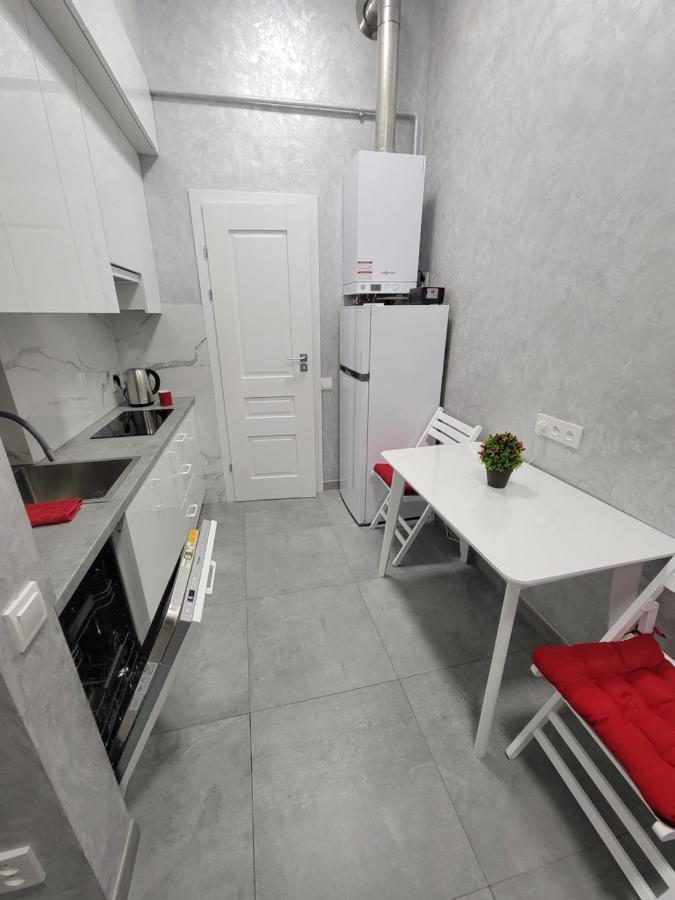 Warm & Cozy Apartment In The Heart Of Historical Lviv Buitenkant foto